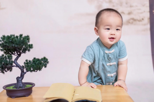靖江宝宝爱吐奶是什么原因